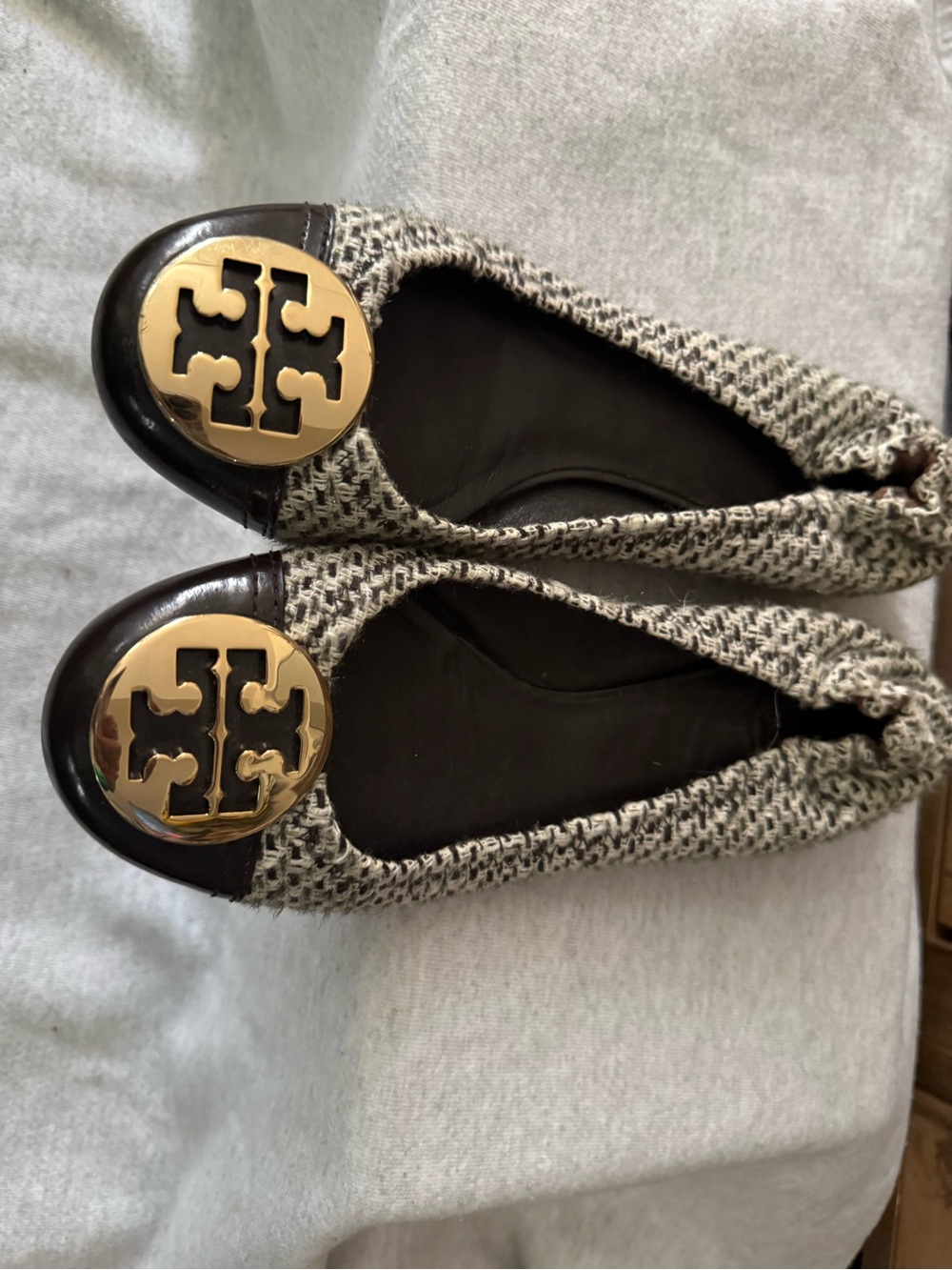 Tory Burch Tweed Ballet Flats with Gold Logo - Black & Cream - Picture 3 of 4